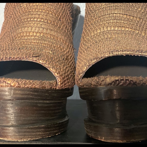 Elizabeth and James Platform Heels - Picture 8 of 10